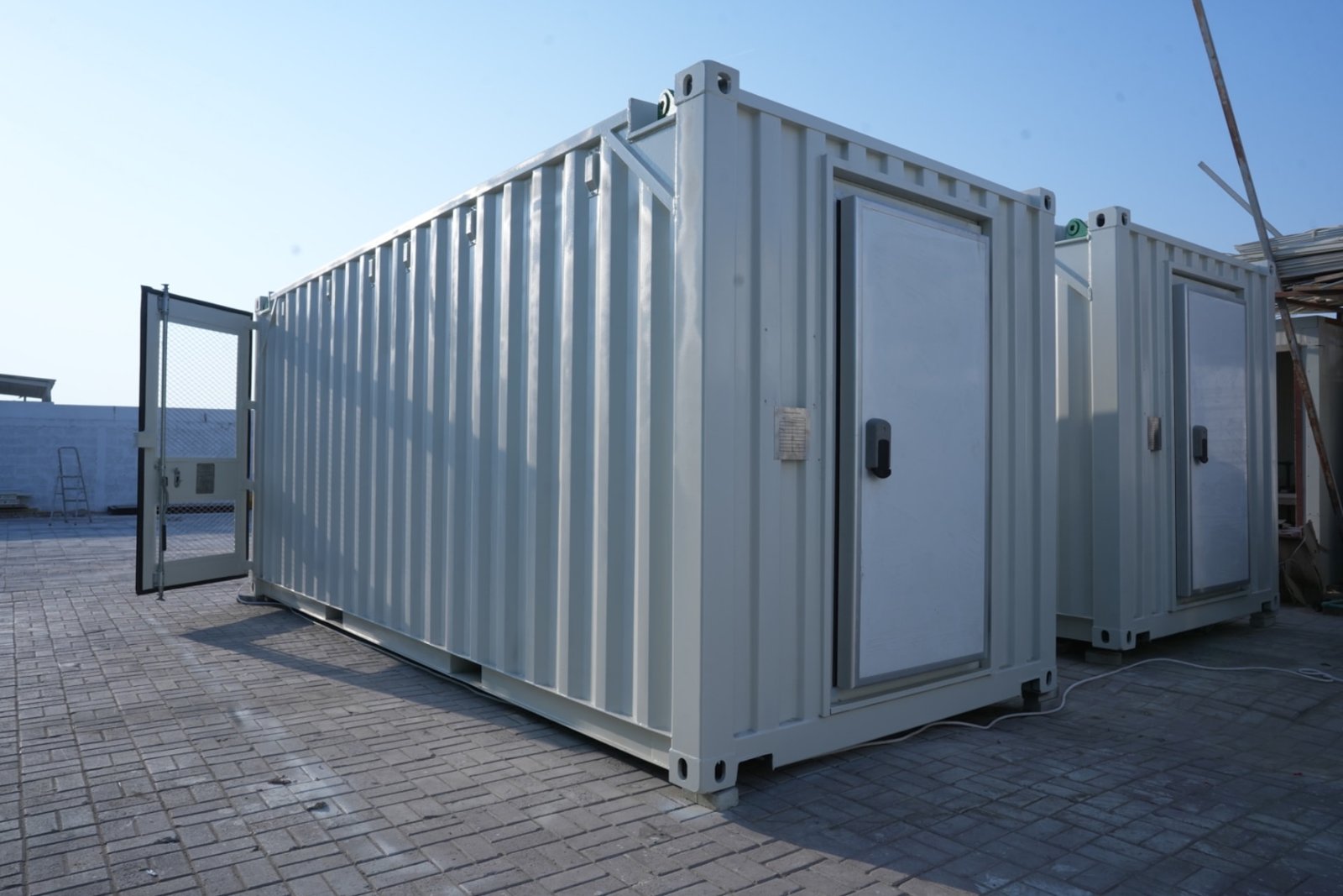 ZAT Cabin cold room container unit with insulated cold room door and mesh access gate